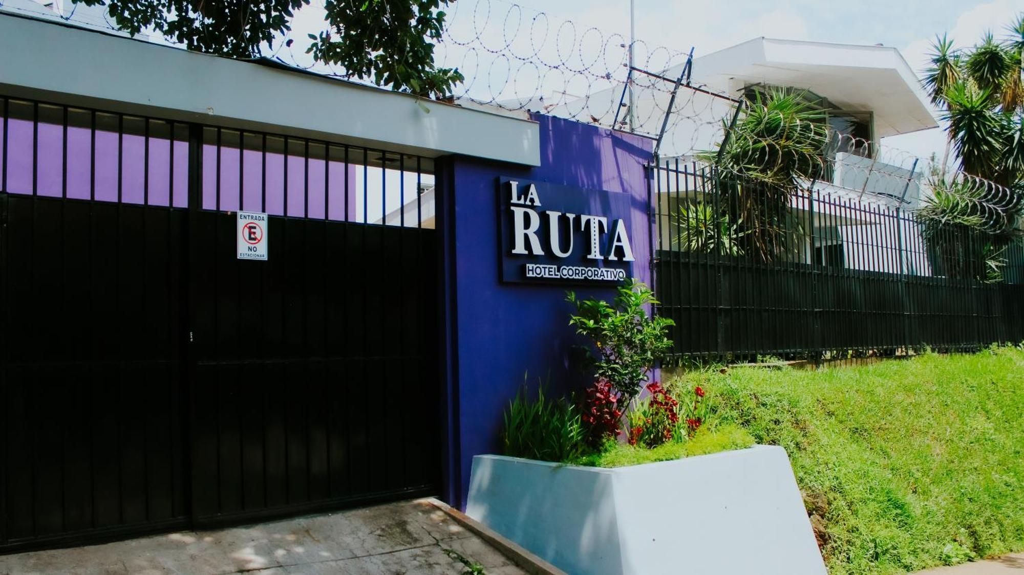 Pensión La Ruta Corporativo